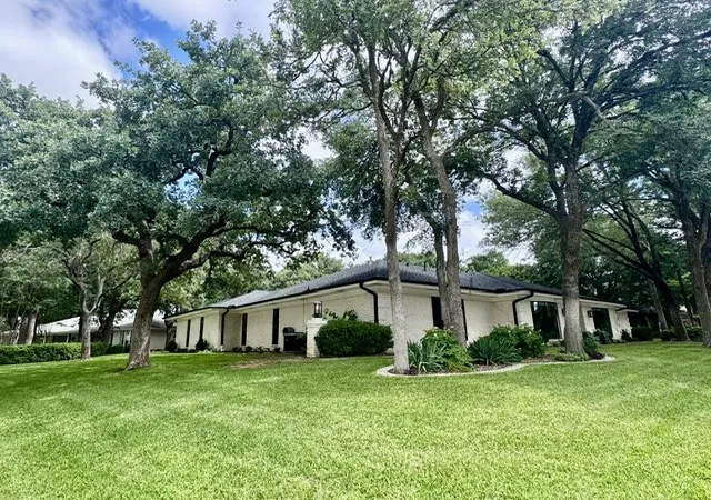 Photo 3 of Single family home for sale at 501 N Havenwood Ln, Fort Worth, TX 76112 | MLS# 21174641 | Listing updated on 2026-07-18