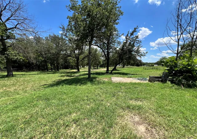 Homes for sale in Hamilton, TX | 104 E Little St, Hamilton, TX 76531 | MLS# 21177417