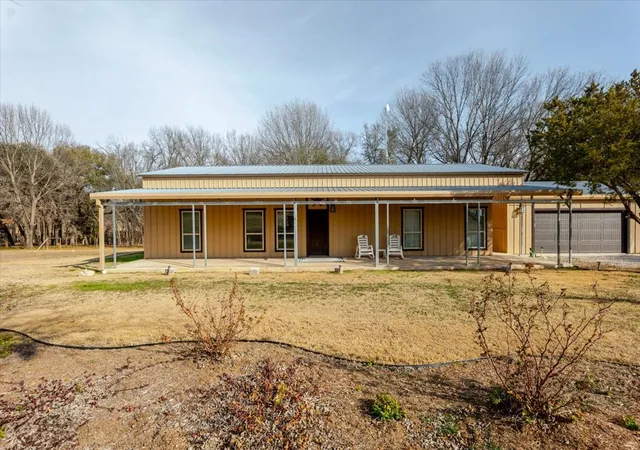 Photo 1 of Single family home for sale at 831 Dill Rd, Weatherford, TX 76085 | MLS# 21177542 | Listing updated on 2026-08-19