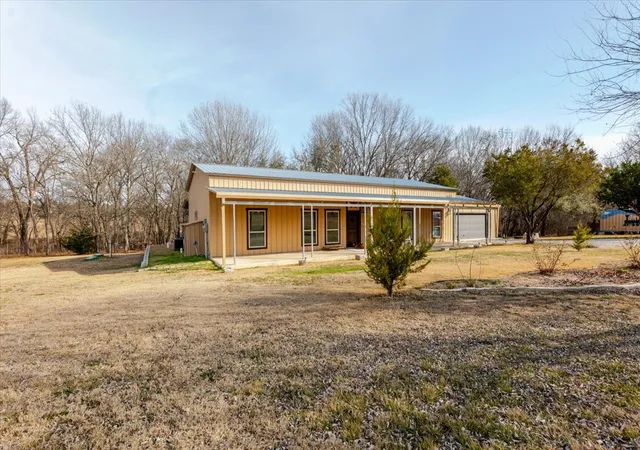 Photo 2 of Single family home for sale at 831 Dill Rd, Weatherford, TX 76085 | MLS# 21177542 | Listing updated on 2026-08-19