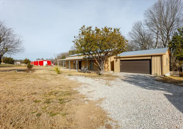 Photo 3 of Single family home for sale at 831 Dill Rd, Weatherford, TX 76085 | MLS# 21177542 | Listing updated on 2026-08-19