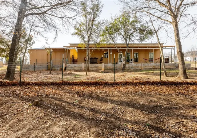 Photo 4 of Single family home for sale at 831 Dill Rd, Weatherford, TX 76085 | MLS# 21177542 | Listing updated on 2026-08-19