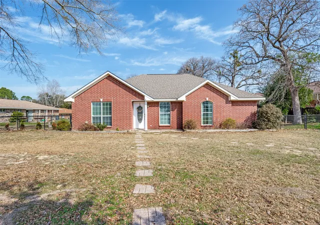 Homes for sale in Mount Pleasant, TX | 1511 Proctor Ave, Mount Pleasant, TX 75455 | MLS# 21177590