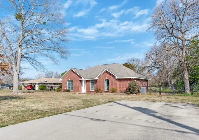 Homes for sale in Mount Pleasant, TX | 1511 Proctor Ave, Mount Pleasant, TX 75455 | MLS# 21177590