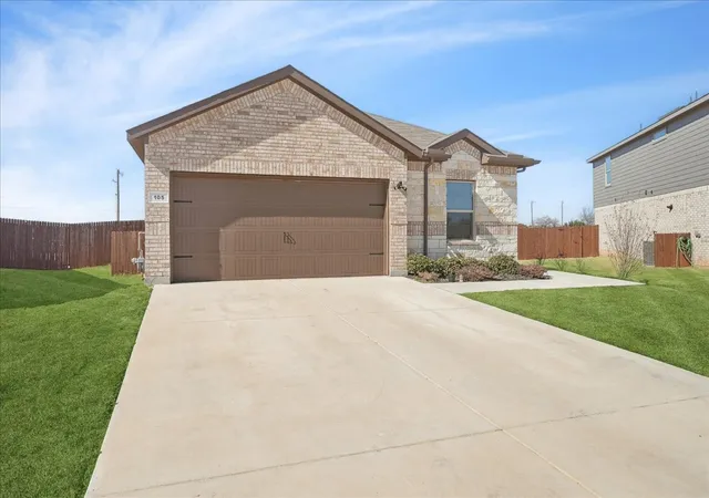 Photo 2 of Single family home for sale at 105 Driftoak Dr, Boyd, TX 76023 | MLS# 21175012 | Listing updated on 2026-08-18