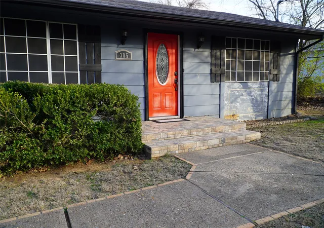 Homes for sale in Keene, TX | 305 N Eastern St, Keene, TX 76059 | MLS# 21177636