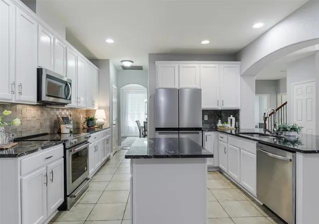 Photo 4 of Sale Pending at 2272 Fox Ridge Trl, Frisco, TX 75036 | MLS# 21157612 | Listing updated on 2026-07-17