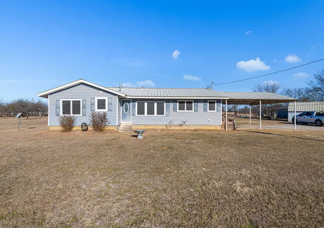 Homes for sale in Bridgeport, TX | 305 Cheyenne Dr, Bridgeport, TX 76426 | MLS# 21176591