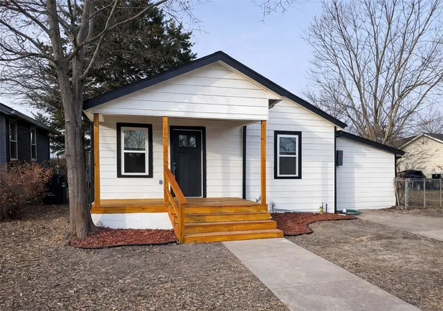 Photo 1 of Single family home for sale at 3110 Park St, Greenville, TX 75401 | MLS# 21176662 | Listing updated on 2026-08-25