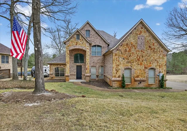 Homes for sale in Athens, TX | 5182 Bayshore Dr, Athens, TX 75752 | MLS# 21155807