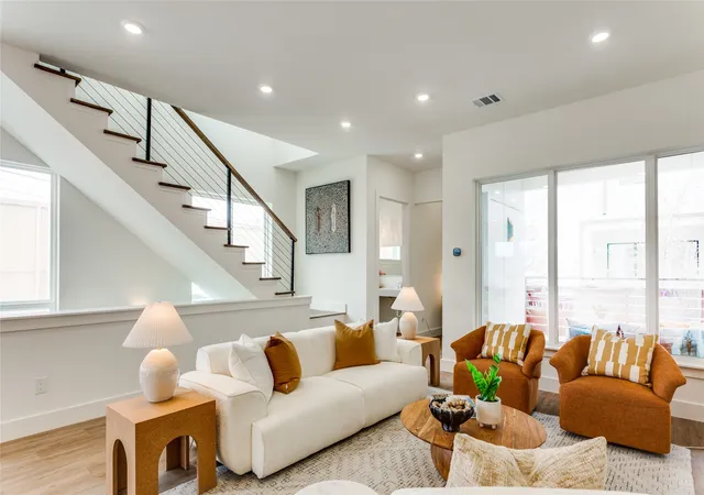 5th image of 337 College Ave, Fort Worth, TX 76104 | MLS# 21175004