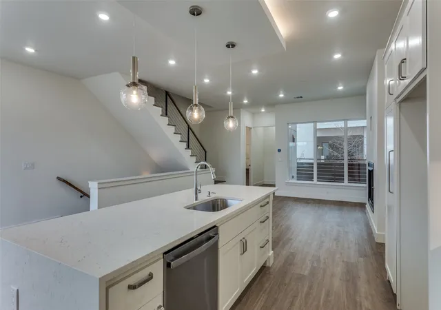 4th image of 341 College Ave, Fort Worth, TX 76104 | MLS# 21175060