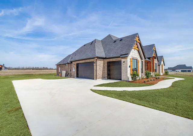 Homes for sale in Waxahachie, TX | 310 Waterfall Ranch Rd, Waxahachie, TX 75167 | MLS# 21177808