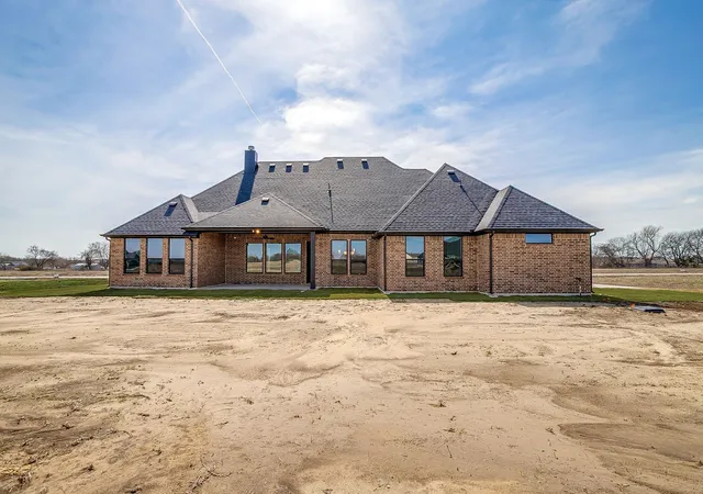 Homes for sale in Waxahachie, TX | 310 Waterfall Ranch Rd, Waxahachie, TX 75167 | MLS# 21177808