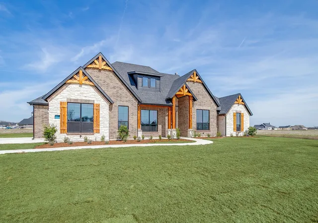 Homes for sale in Waxahachie, TX | 310 Waterfall Ranch Rd, Waxahachie, TX 75167 | MLS# 21177808