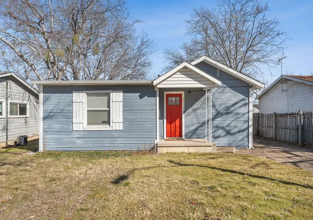 Photo 2 of Single family home for sale at 2709 Townsend Dr, Fort Worth, TX 76110 | MLS# 21175189 | Listing updated on 2026-08-21