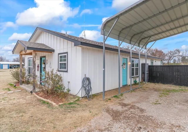 Photo 2 of Sale Pending at 2840 Vz County Road 3211, Wills Point, TX 75169 | MLS# 21178453 | Listing updated on 2026-07-15
