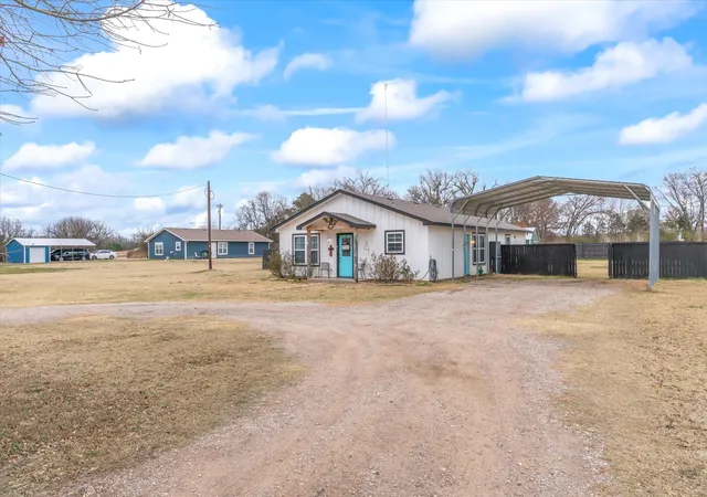Photo 3 of Sale Pending at 2840 Vz County Road 3211, Wills Point, TX 75169 | MLS# 21178453 | Listing updated on 2026-07-15