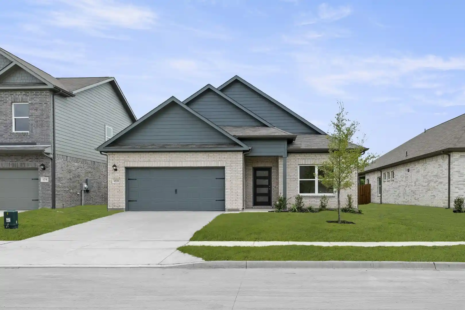 Photo 1 of Single family home for sale at 1233 Anderson Dr, Trenton, TX 75490 | MLS# 21178615 | Listing updated on 2026-10-28