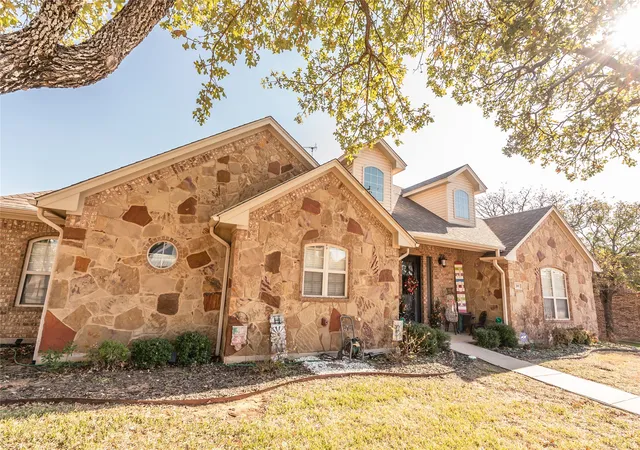 Homes for sale in Nocona, TX | 209 Benton St, Nocona, TX 76255 | MLS# 21178715