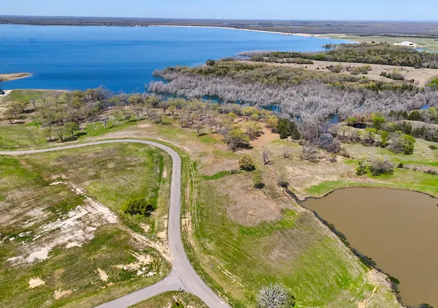 Homes for sale in Honey Grove, TX | 410 Peninsula Dr, Honey Grove, TX 75446 | MLS# 21178771