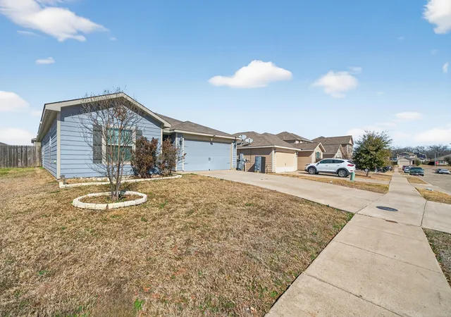 Homes for sale in Dallas, TX | 1331 Lucchese Ln, Dallas, TX 75253 | MLS# 21176588