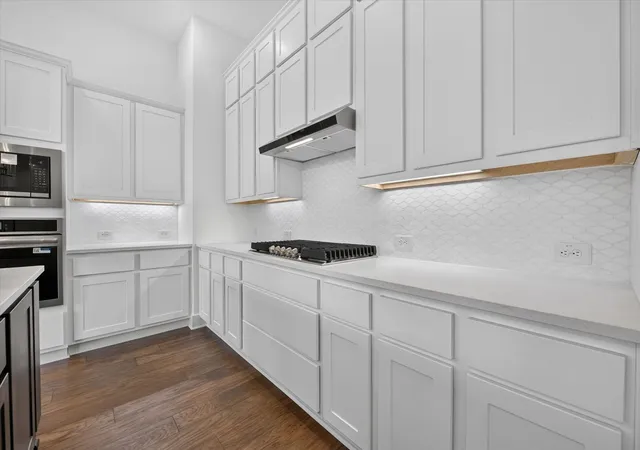 Photo 3 of Single family home for sale at 7828 Pondview Ln, Fort Worth, TX 76123 | MLS# 21178792 | Listing updated on 2026-09-28