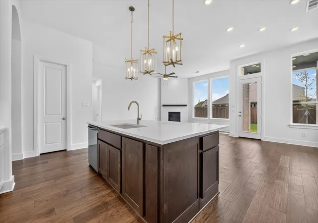 Photo 4 of Single family home for sale at 7828 Pondview Ln, Fort Worth, TX 76123 | MLS# 21178792 | Listing updated on 2026-09-28