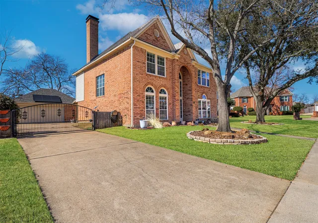 Photo 3 of Single family home for sale at 8525 Castle Creek Rd, North Richland Hills, TX 76182 | MLS# 21169439 | Listing updated on 2026-09-26