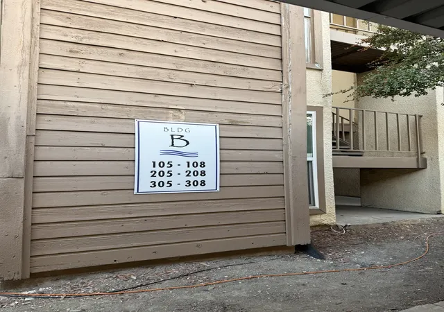 Photo 3 of Condo for sale at 6050 Melody Ln #308, Dallas, TX 75231 | MLS# 21178683 | Listing updated on 2026-09-23