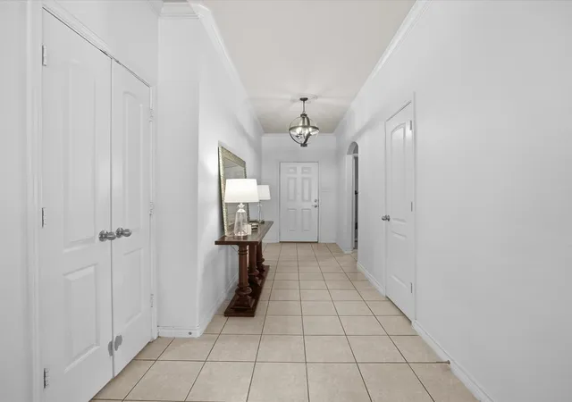 Photo 2 of Single family home for sale at 211 Carriage Dr, Willow Park, TX 76087 | MLS# 21177015 | Listing updated on 2026-08-24