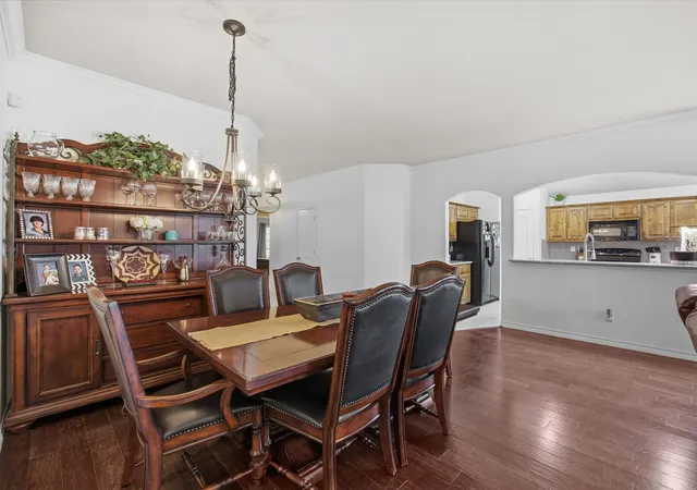Photo 4 of Single family home for sale at 211 Carriage Dr, Willow Park, TX 76087 | MLS# 21177015 | Listing updated on 2026-08-24