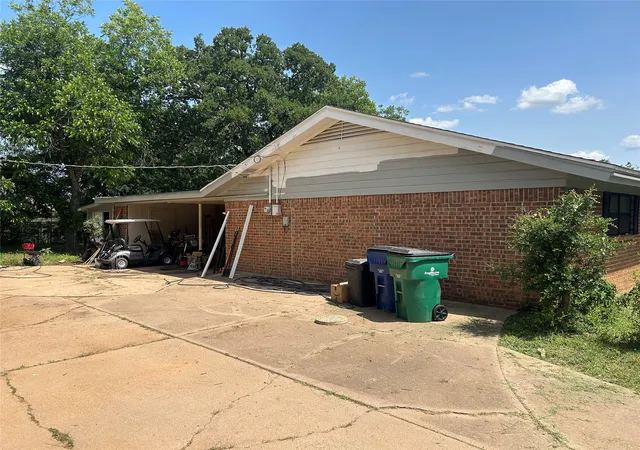 Photo 2 of Single family home for sale at 1103 Rolling Hills Dr S, Graham, TX 76450 | MLS# 21178926 | Listing updated on 2026-10-03