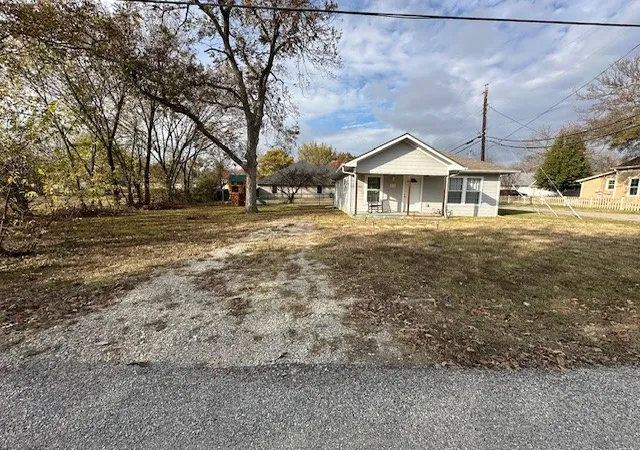 Homes for sale in Van Alstyne, TX | 414 W Jefferson, Van Alstyne, TX 75495 | MLS# 21179096