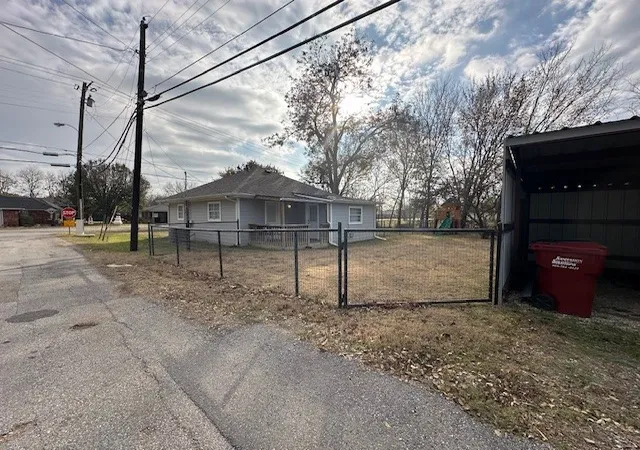 Homes for sale in Van Alstyne, TX | 414 W Jefferson, Van Alstyne, TX 75495 | MLS# 21179096