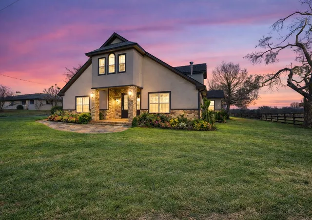 Photo 2 of Single family home for sale at 661 Majors Dr, Sulphur Springs, TX 75482 | MLS# 21179075 | Listing updated on 2026-10-03