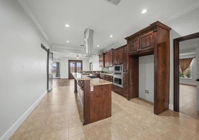 Photo 4 of Single family home for sale at 661 Majors Dr, Sulphur Springs, TX 75482 | MLS# 21179075 | Listing updated on 2026-10-03