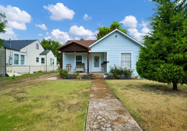 Photo 1 of Single family home for sale at 731 Dover St, Dallas, TX 75216 | MLS# 21178977 | Listing updated on 2026-07-20
