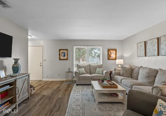 Photo 3 of Townhouse for sale at 10034 Artesia Dr, Shreveport, LA 71115 | MLS# 21175801 | Listing updated on 2026-07-20