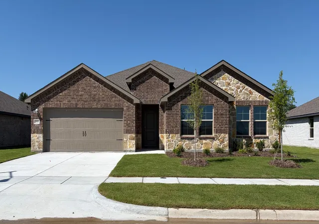 Photo 1 of Single family home for sale at 1911 Reveille Wy, Terrell, TX 75160 | MLS# 21179228 | Listing updated on 2026-10-02
