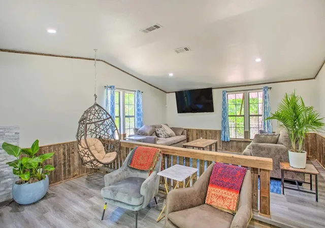Photo 4 of Single family home for sale at 9899 Archer Ln, Quinlan, TX 75474 | MLS# 21178533 | Listing updated on 2026-10-02