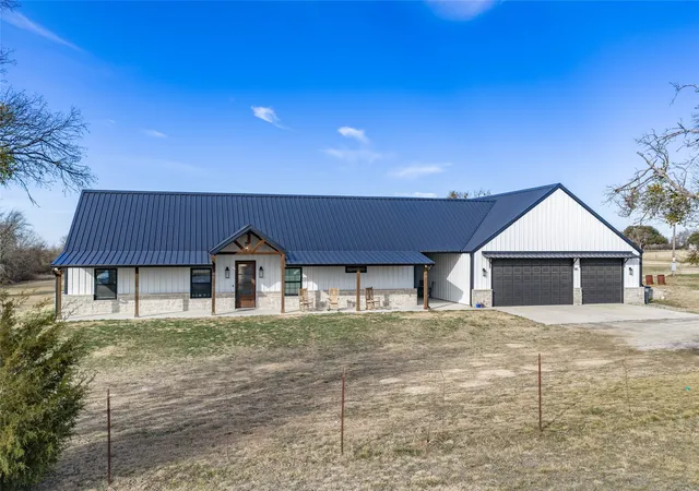 Homes for sale in Decatur, TX | 2653 Old Decatur Rd, Decatur, TX 76234 | MLS# 21178836