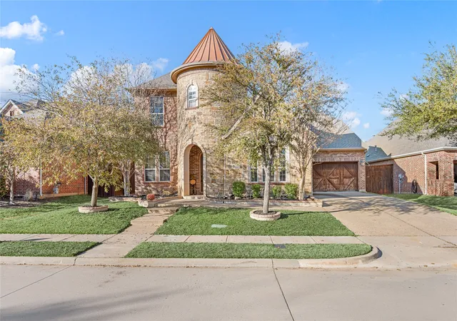 Homes for sale in Euless, TX | 1010 Lost Valley Dr, Euless, TX 76039 | MLS# 21179609