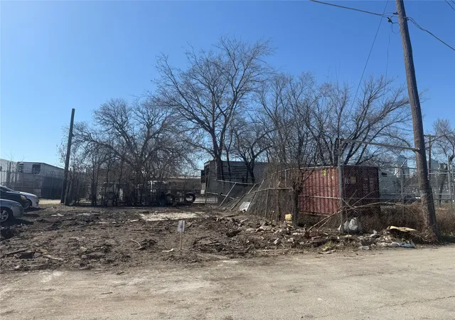Photo 1 of Land for sale at 1807 S Malcolm X Blvd, Dallas, TX 75226 | MLS# 21179553 | Listing updated on 2026-07-17