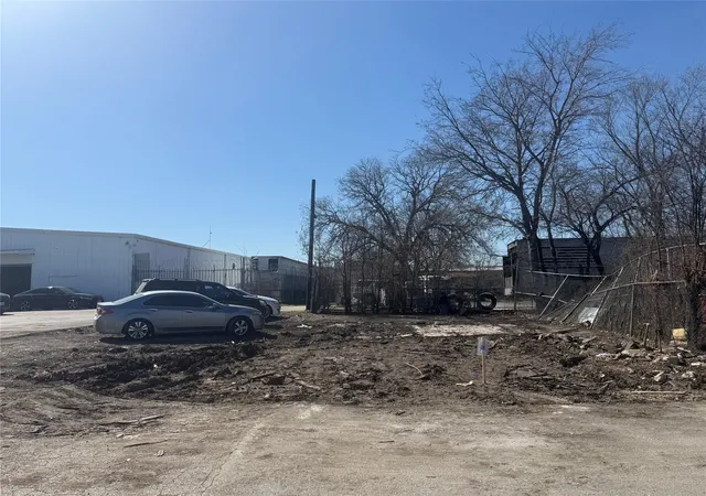 Photo 2 of Land for sale at 1807 S Malcolm X Blvd, Dallas, TX 75226 | MLS# 21179553 | Listing updated on 2026-07-17