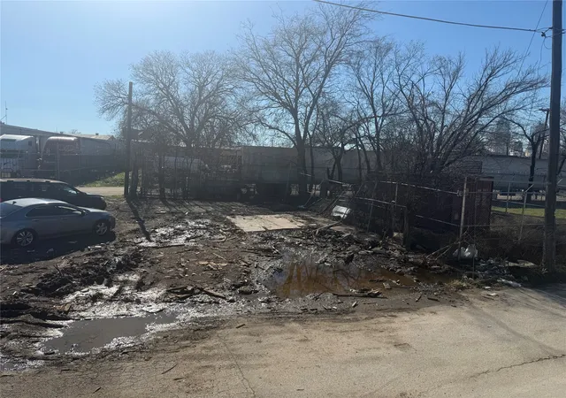 Photo 3 of Land for sale at 1807 S Malcolm X Blvd, Dallas, TX 75226 | MLS# 21179553 | Listing updated on 2026-07-17