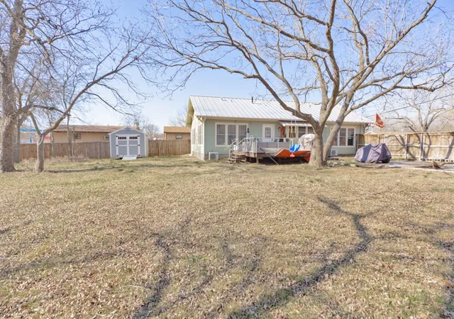 Homes for sale in Bowie, TX | 701 N Mason St, Bowie, TX 76230 | MLS# 21178418