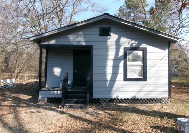Photo 1 of Single family home for sale at 2116 Hawkins St, Shreveport, LA 71107 | MLS# 21179846 | Listing updated on 2026-08-27
