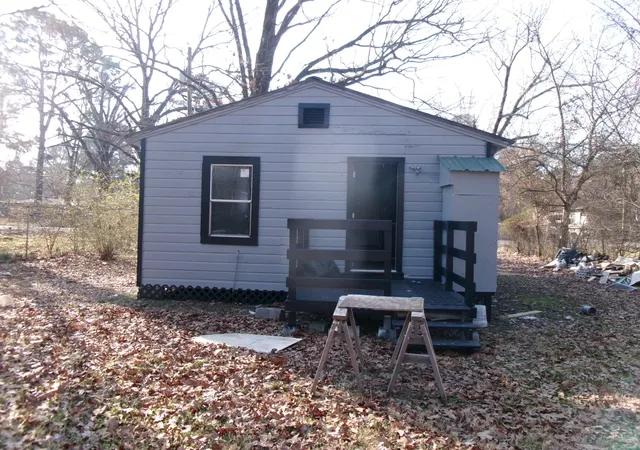 Photo 3 of Single family home for sale at 2116 Hawkins St, Shreveport, LA 71107 | MLS# 21179846 | Listing updated on 2026-08-27