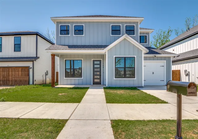 Homes for sale in Waxahachie, TX | 708 Perry Ave, Waxahachie, TX 75165 | MLS# 21179908